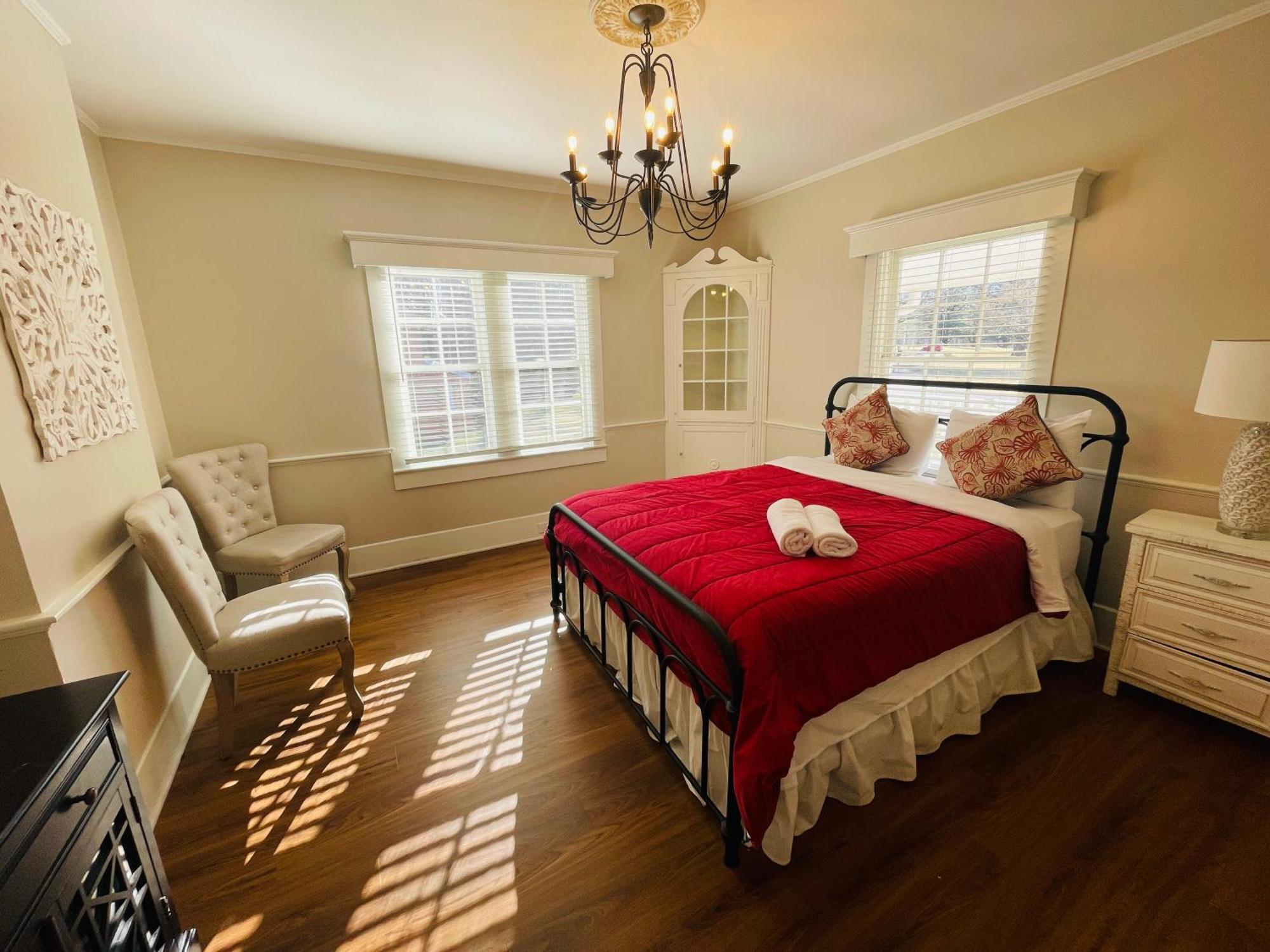 Excelsior At The Manor House Apartment